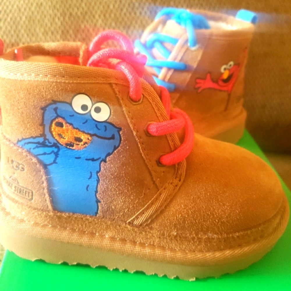 Toddler Ugg X Sesame Street Cookie Monster and Elmo Boots- Size 7